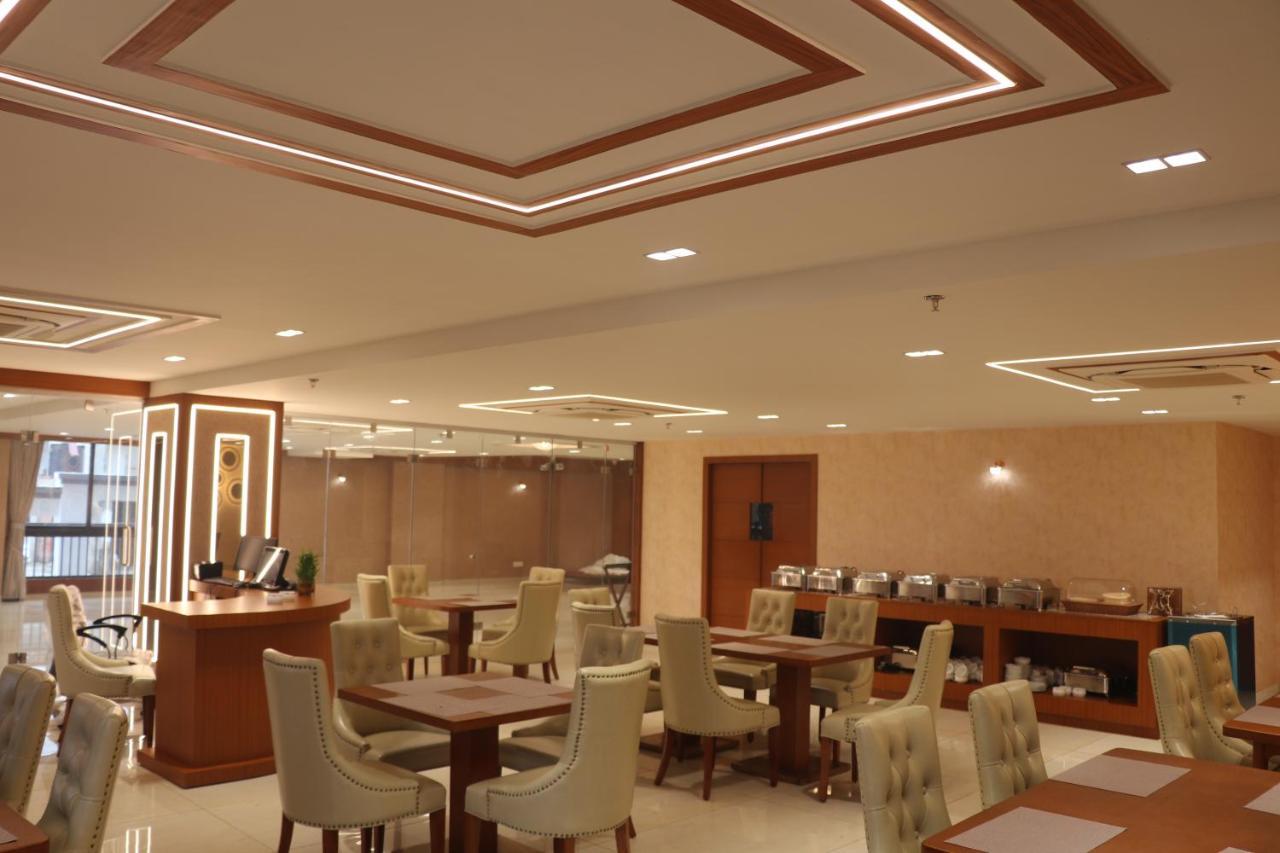 Sk Lords Inn Ahmedabad Ngoại thất bức ảnh